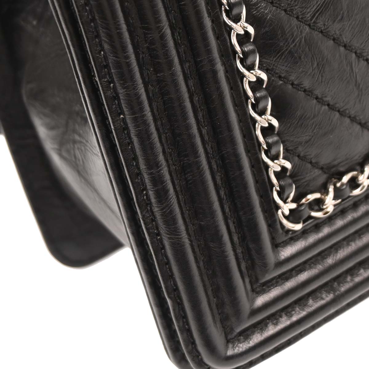 Boy Chanel 2017-2018 Black Calfskin Chevron Medium Shoulder Bag