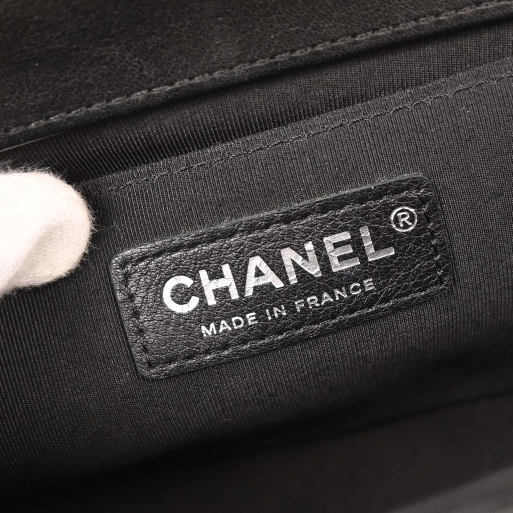 Boy Chanel Black Lambskin Chevron Medium Shoulder Bag
