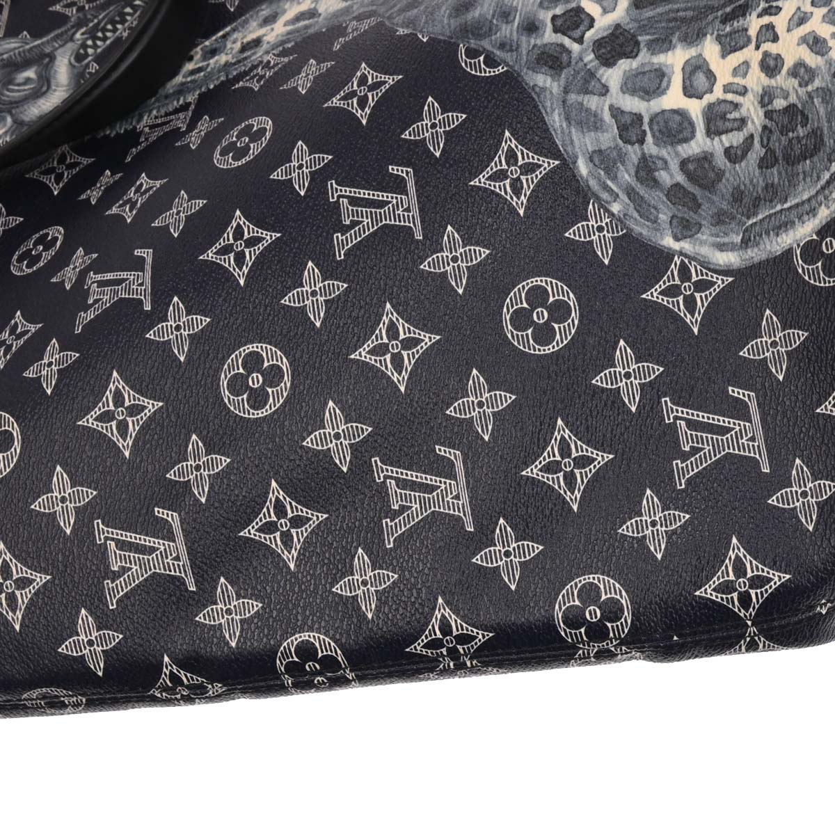 Louis Vuitton 2016 Monogram Savannah Chapman MM Tote Handbag M54127