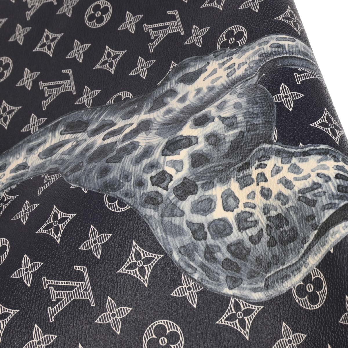 Louis Vuitton 2016 Monogram Savannah Chapman MM Tote Handbag M54127