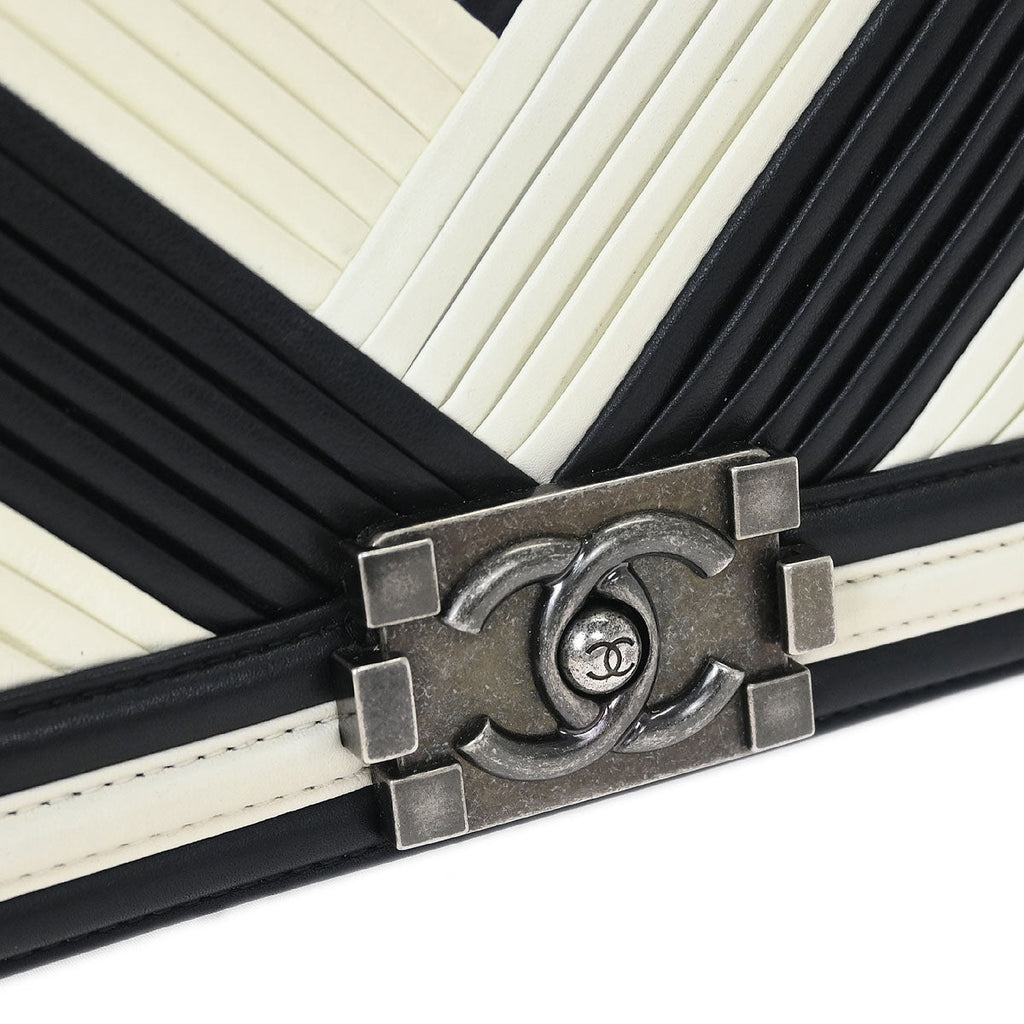 Boy Chanel 2017 Black Chevron Lambskin Small Chain Shoulder Bag
