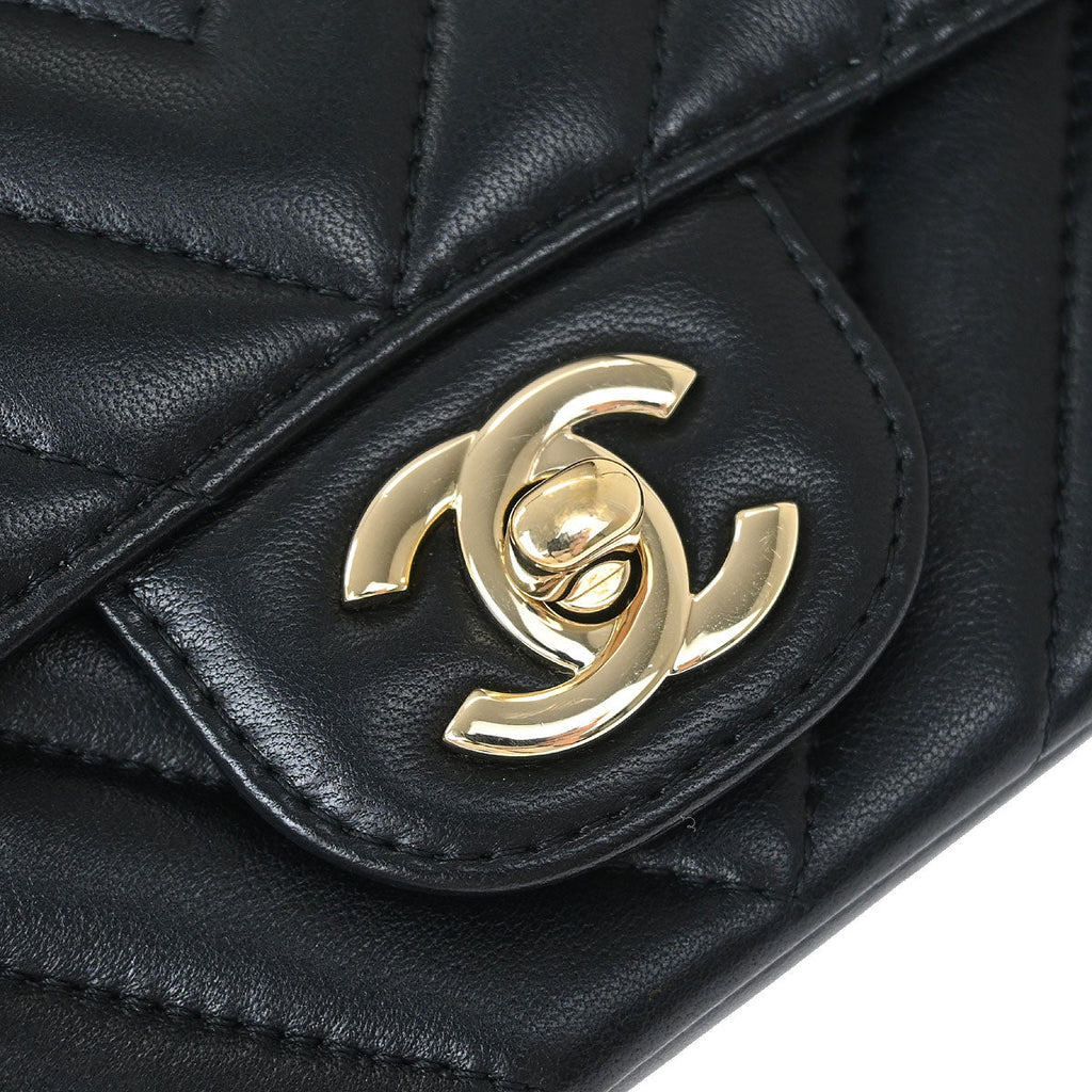 Chanel 2019 Black Lambskin Chevron Mini Classic Square Flap Shoulder Bag 17