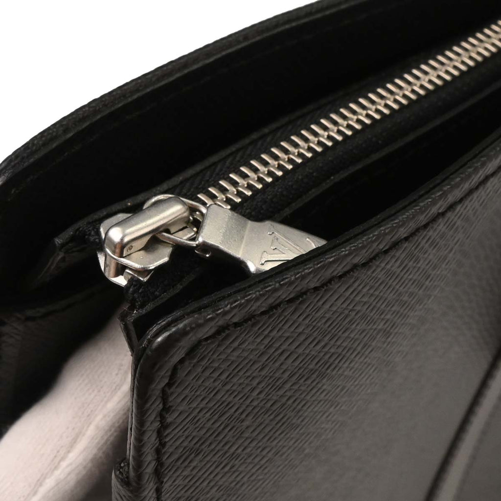 Louis Vuitton Black Taiga Lozan Briefcase Handbag M30052