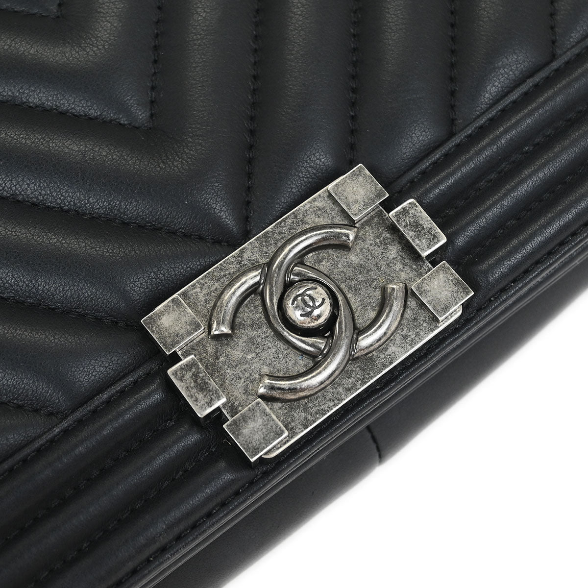 Boy Chanel 2016-2017 Black Lambskin Chevron Medium Shoulder Bag
