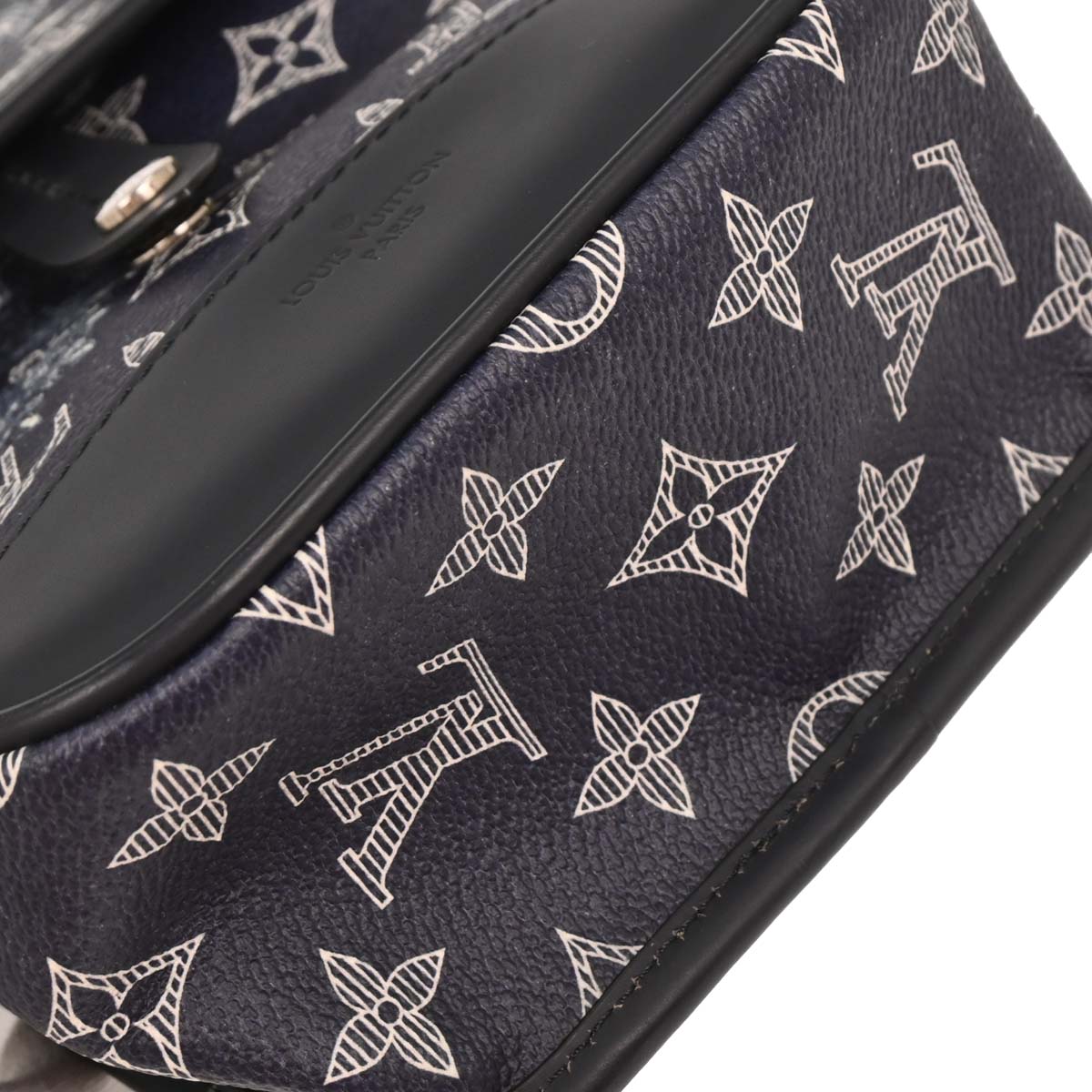 Louis Vuitton Savannah Chapman Brothers Messenger BB Bag M54246