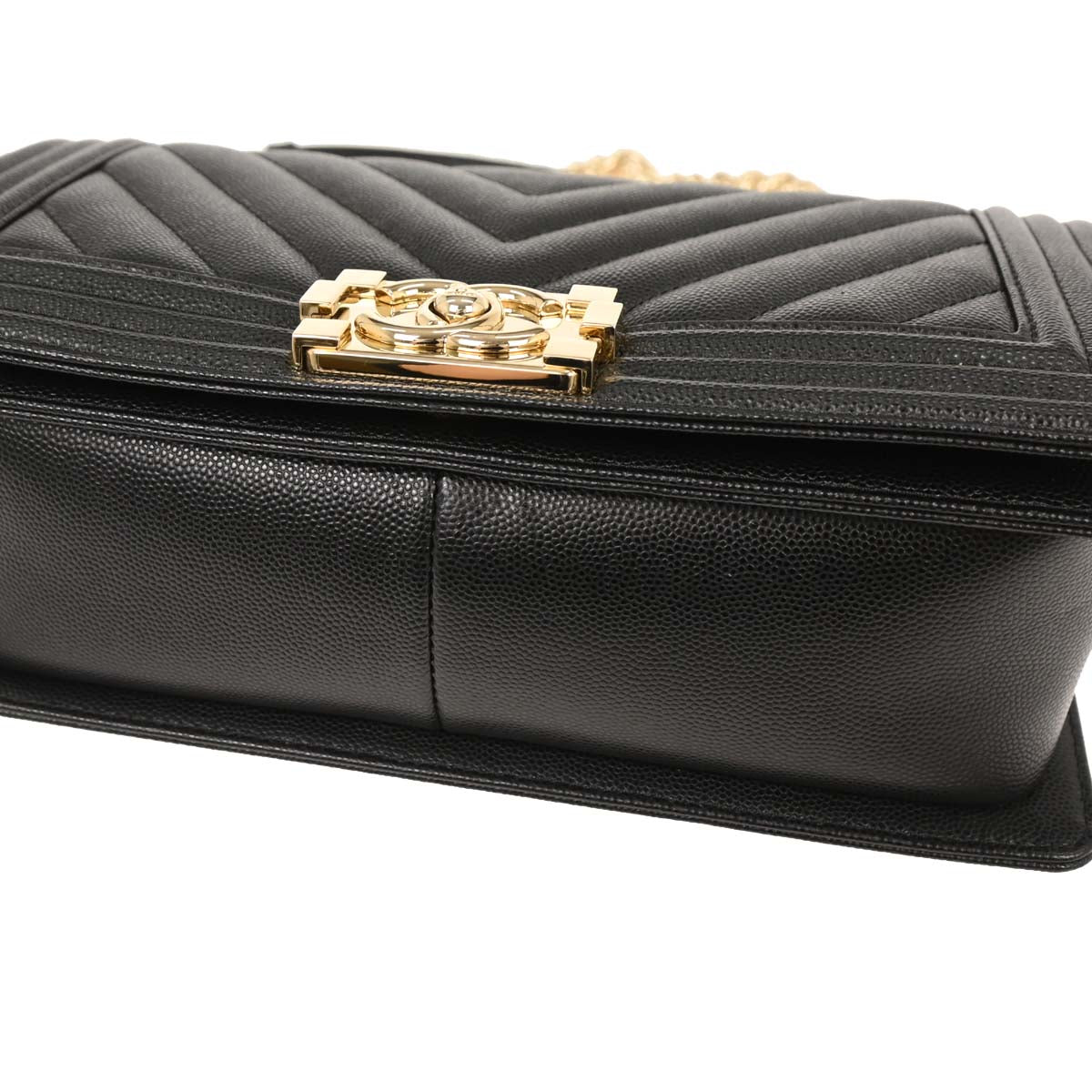 Boy Chanel 2018 Black Caviar Chevron Medium Shoulder Bag