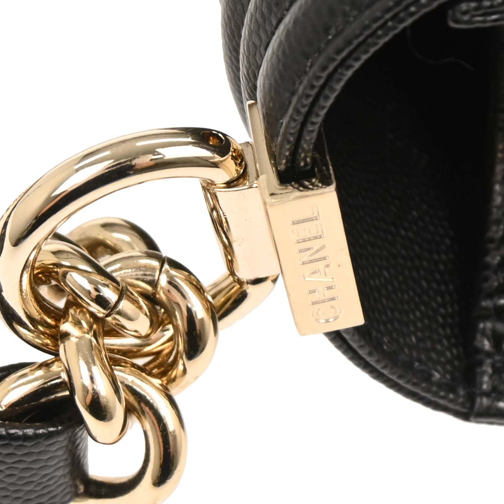 Boy Chanel 2018 Black Caviar Chevron Medium Shoulder Bag