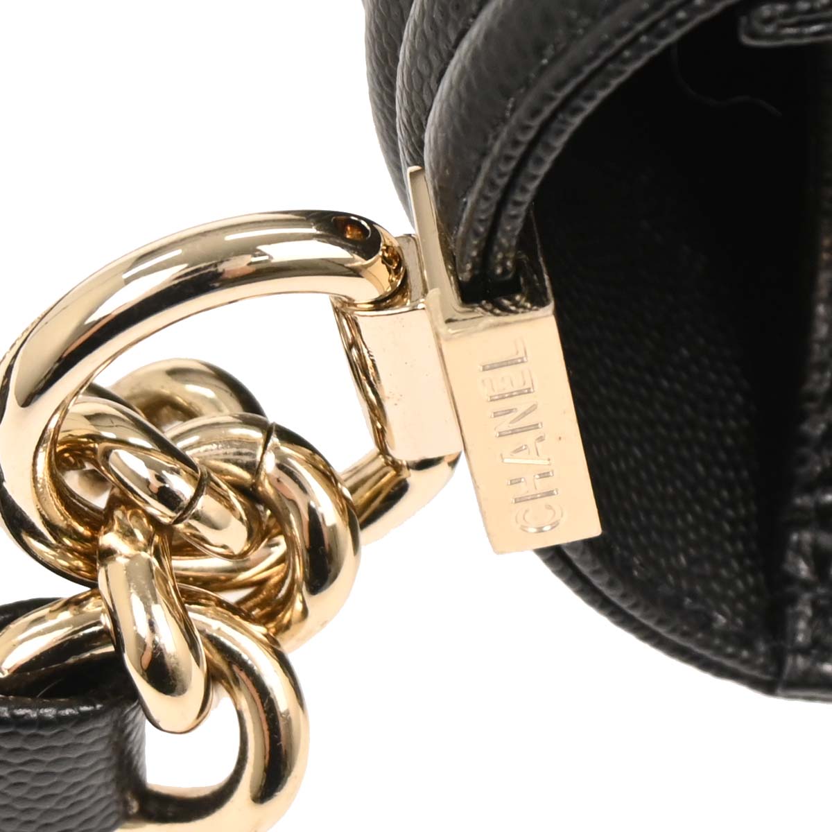 Boy Chanel 2018 Black Caviar Chevron Medium Shoulder Bag