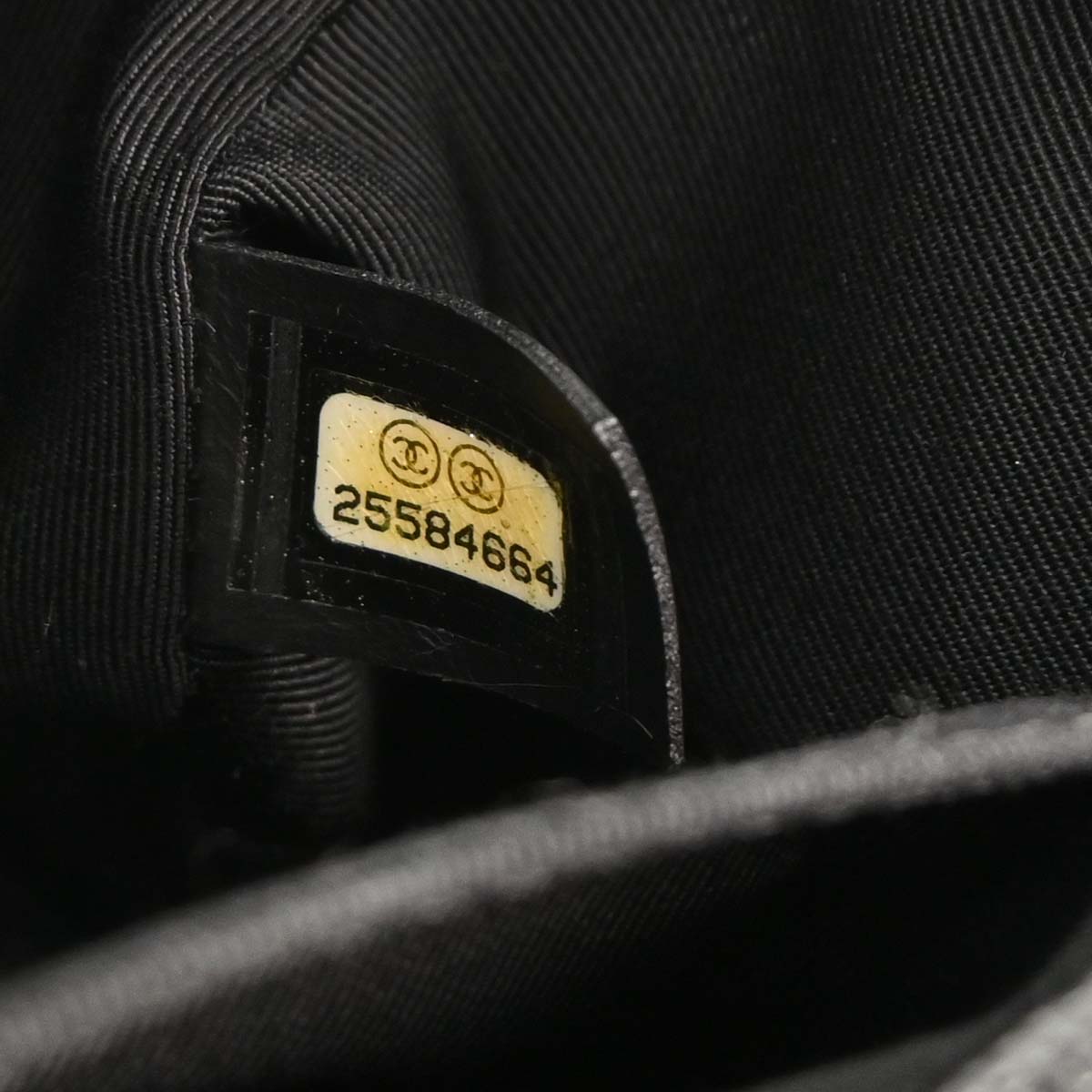 Boy Chanel 2018 Black Caviar Chevron Medium Shoulder Bag