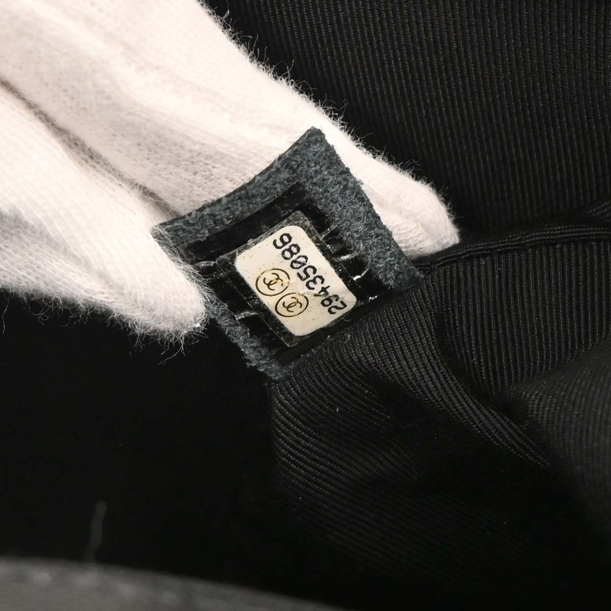 Boy Chanel 2019 Black Caviar Medium Shoulder Bag