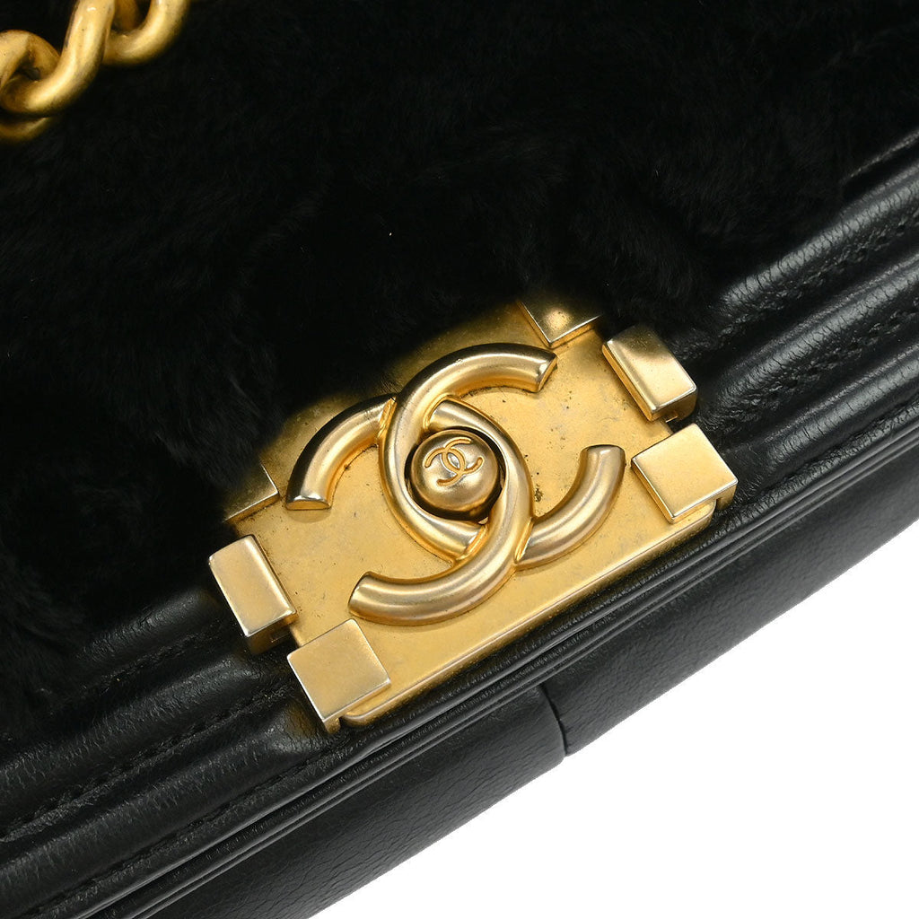 Boy Chanel 2018-2019 Black Fur Lambskin Medium Shoulder Bag