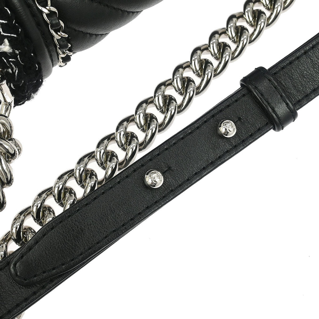 Boy Chanel 2017-2018 Black Calfskin Chevron Medium Shoulder Bag