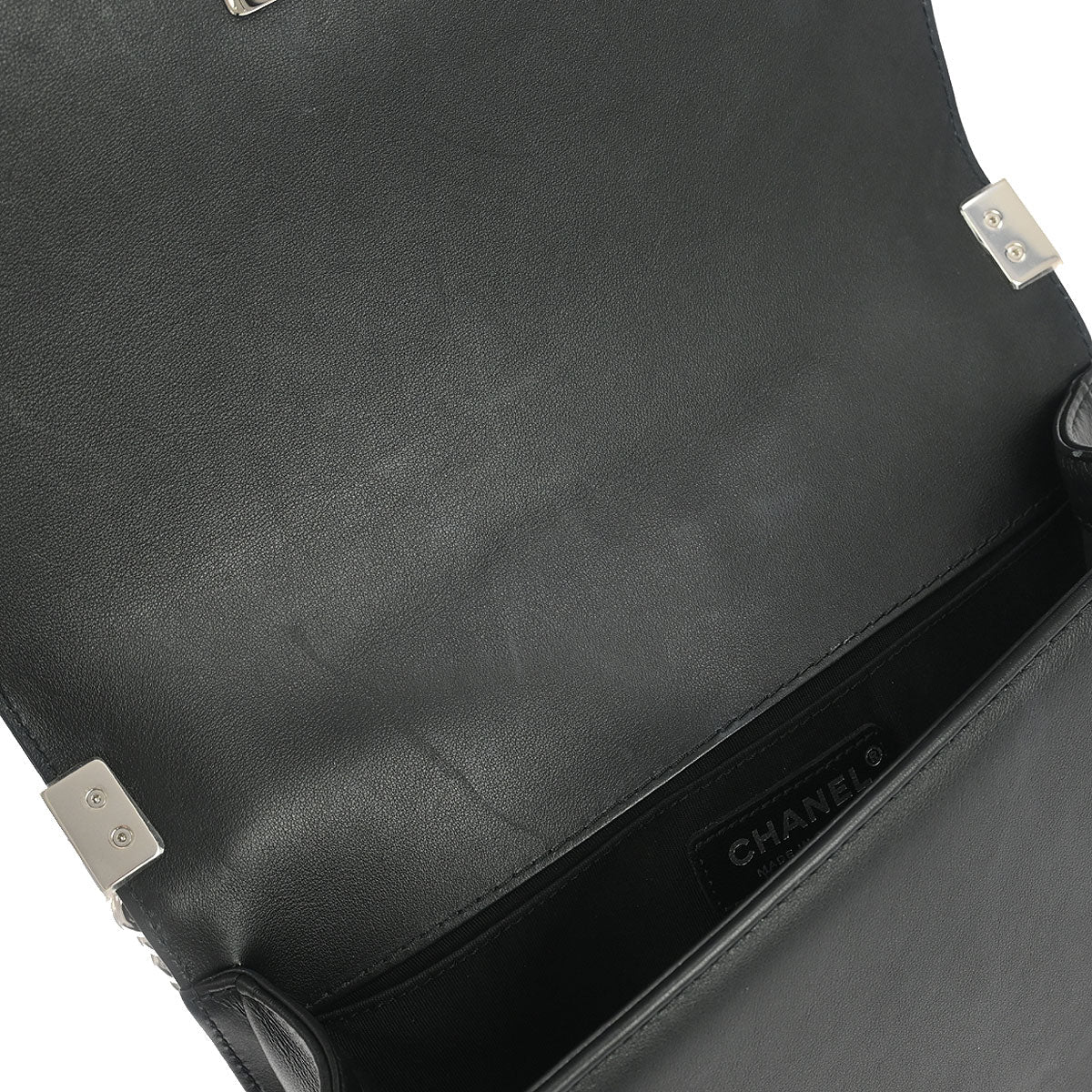 Boy Chanel 2017-2018 Black Calfskin Chevron Medium Shoulder Bag