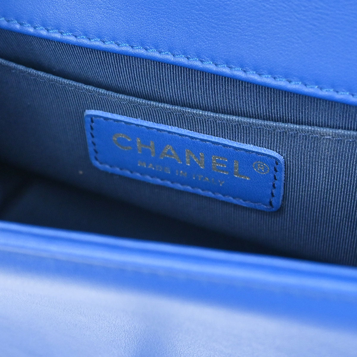 Boy Chanel 2016-2017 Blue Lambskin Chevron Small Chain Shoulder Bag