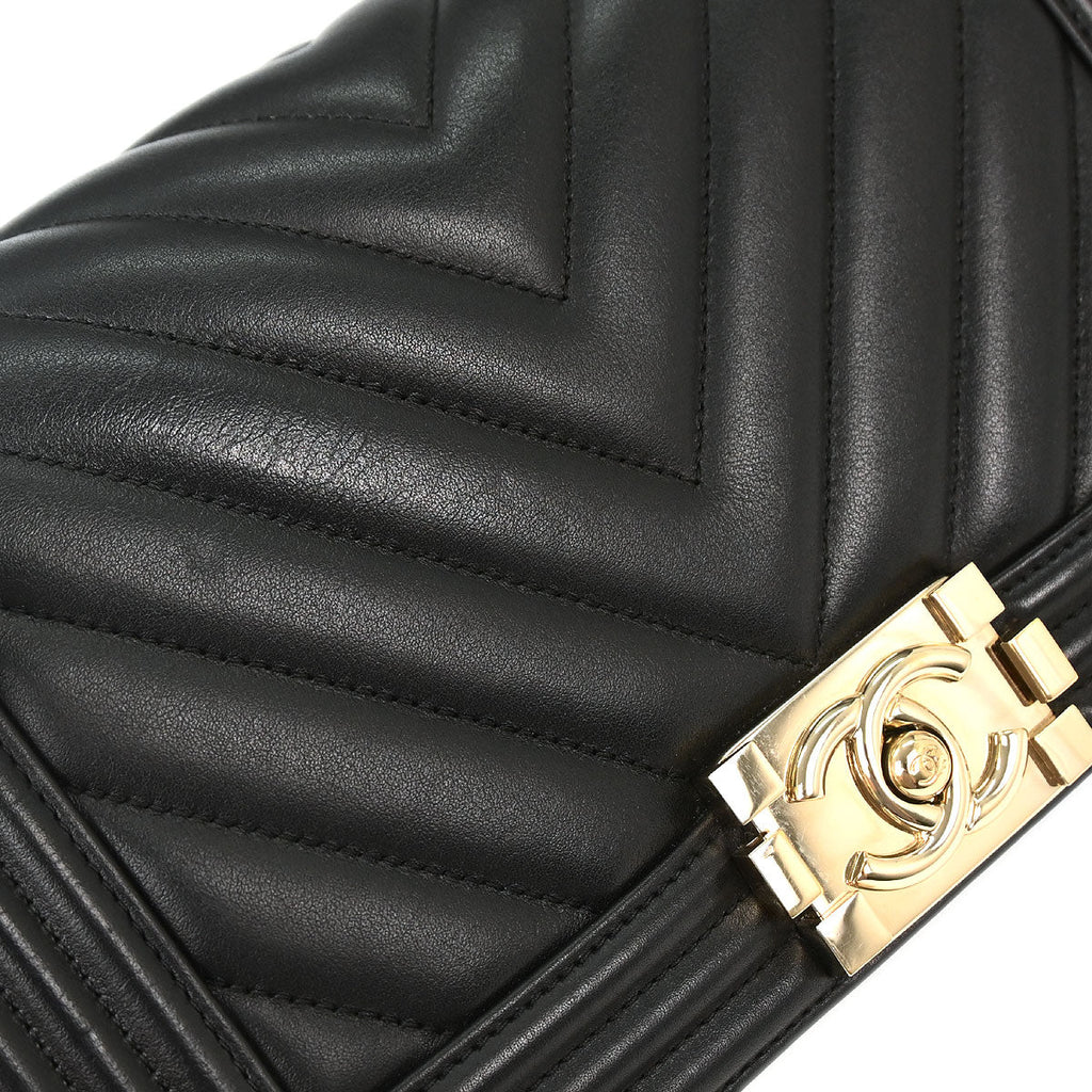 Boy Chanel 2019 Black Lambskin Chevron Medium Shoulder Bag