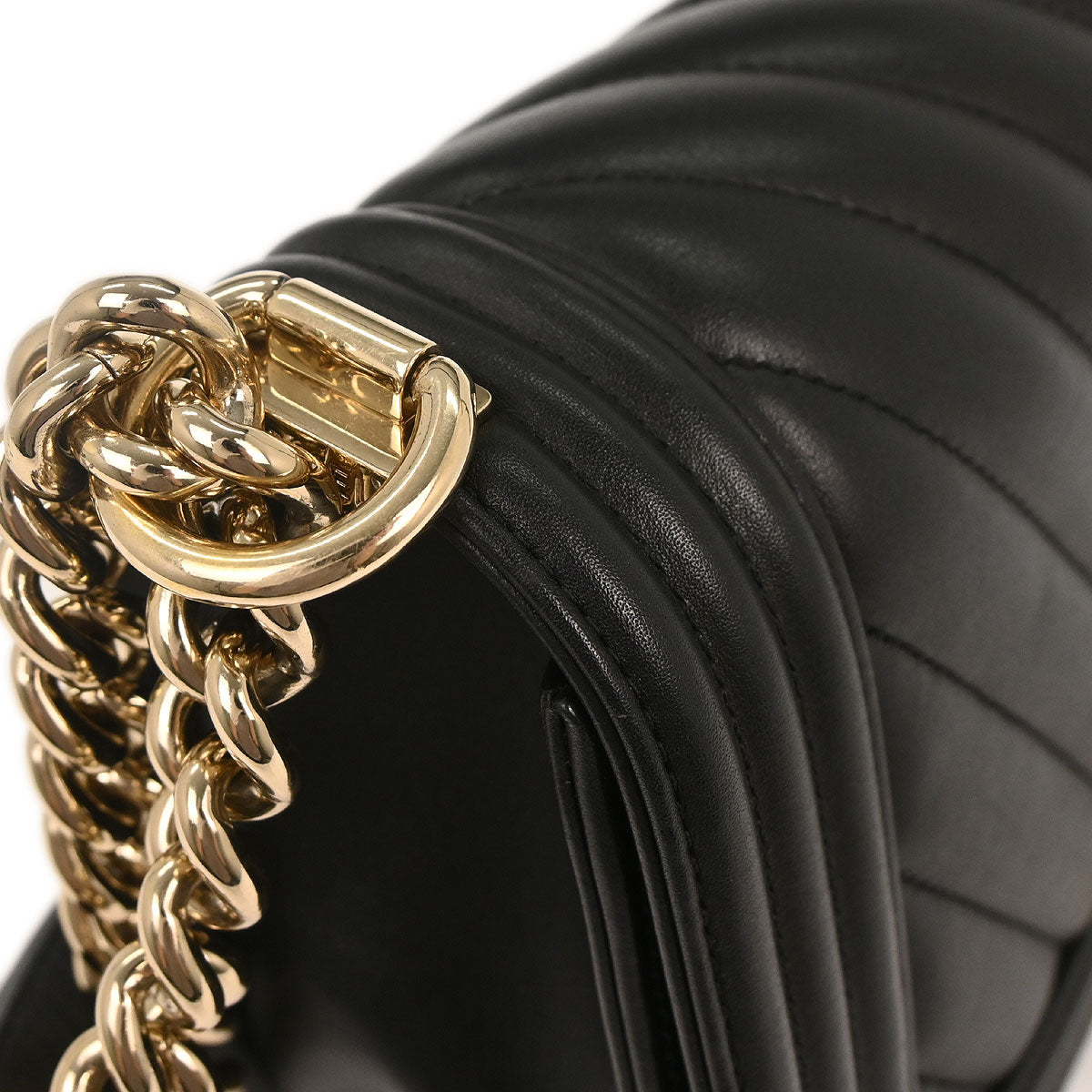 Boy Chanel 2019 Black Lambskin Chevron Medium Shoulder Bag