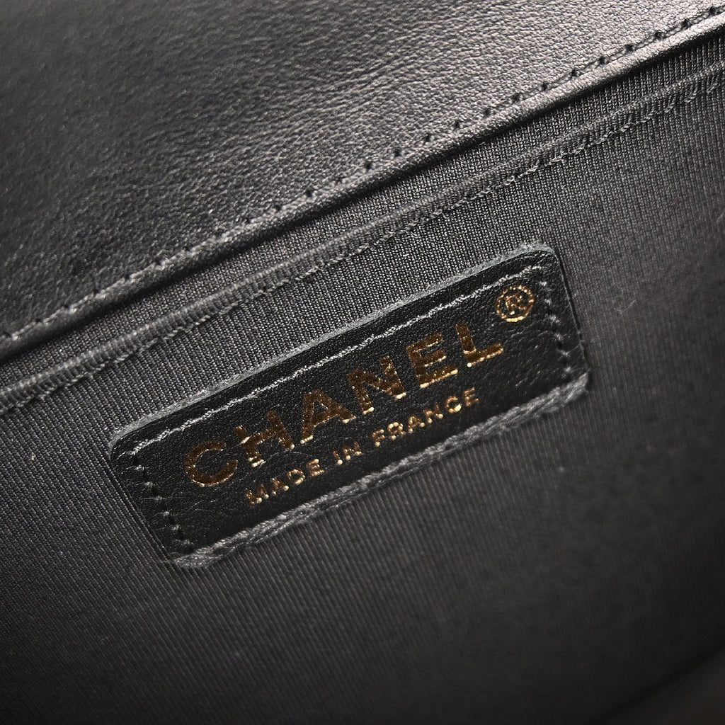Boy Chanel 2019 Black Lambskin Chevron Medium Shoulder Bag