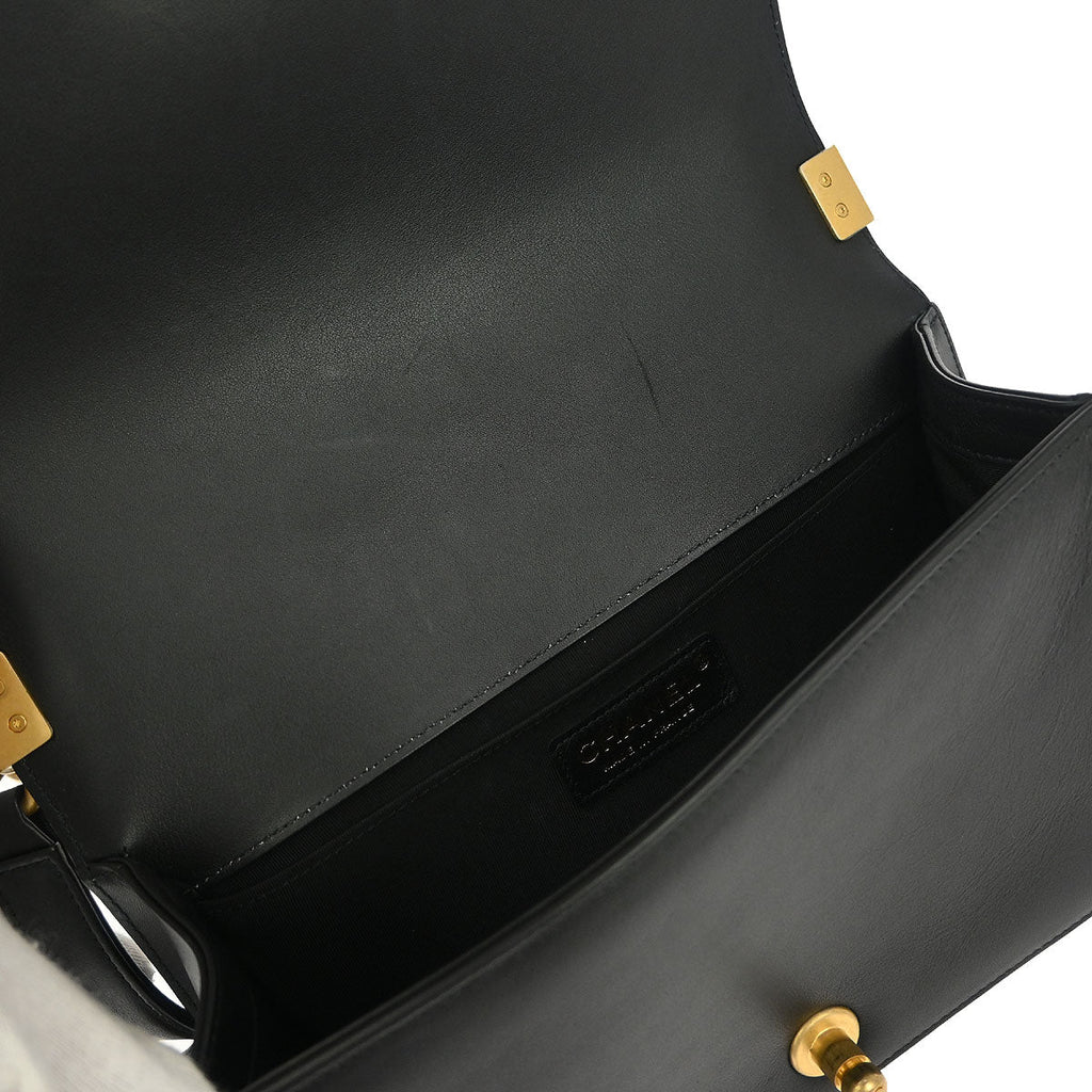 Boy Chanel 2019 Black Lambskin Chevron Medium Shoulder Bag