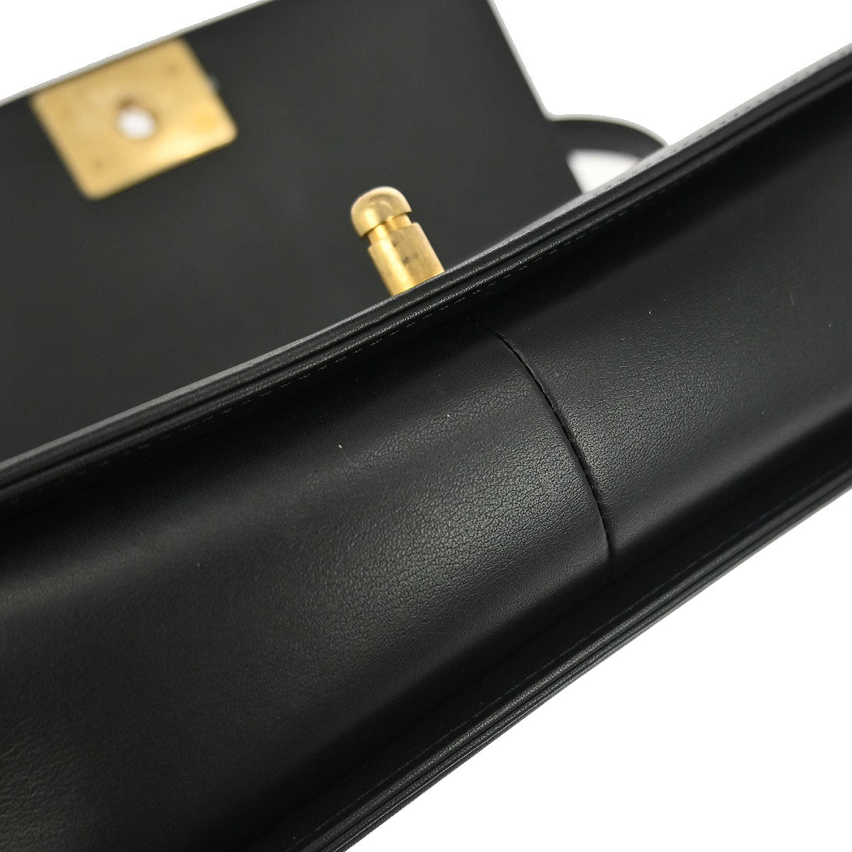 Boy Chanel 2019 Black Lambskin Chevron Medium Shoulder Bag