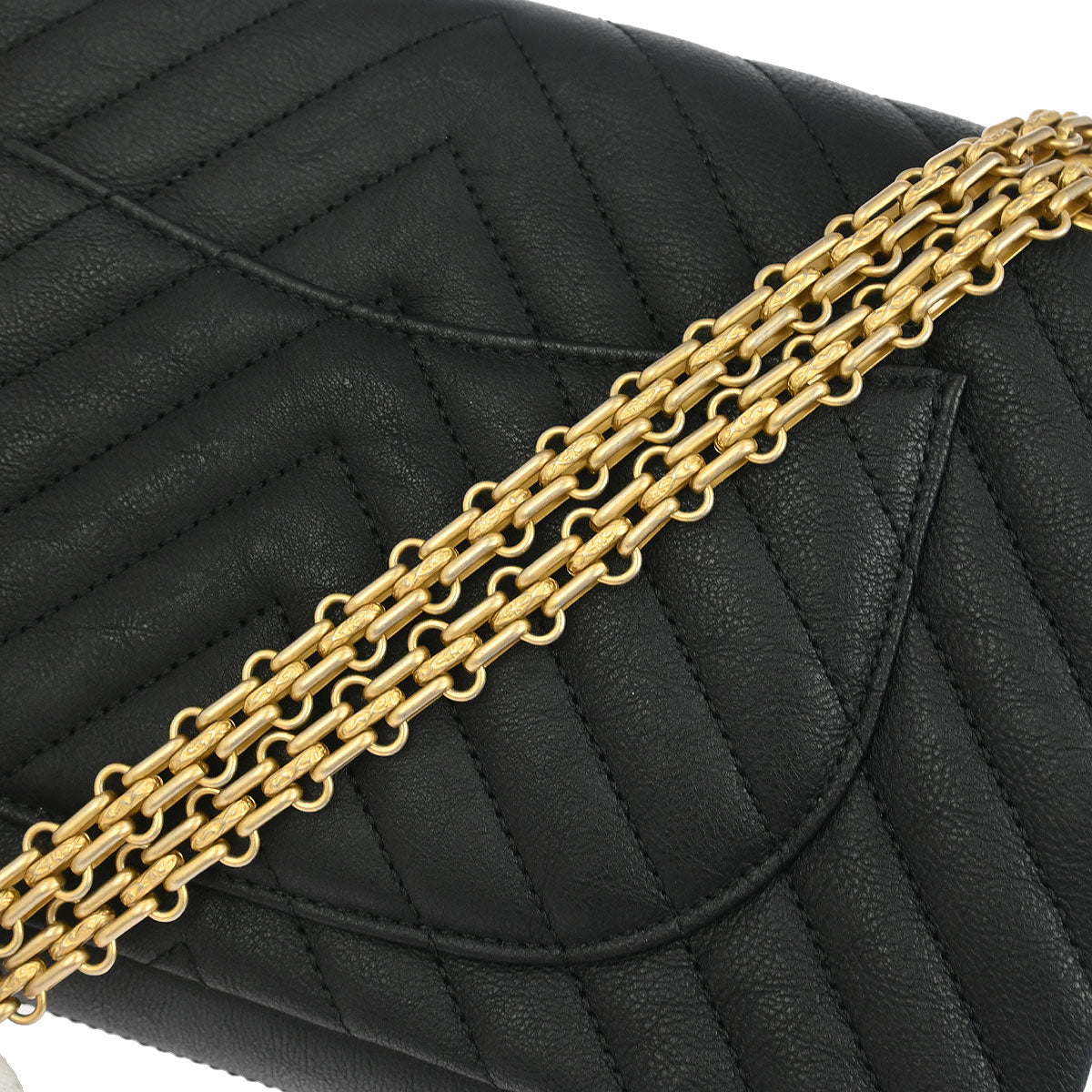 Chanel 2019 Black Calfskin 2.55 Chevron Classic Double Flap Shoulder Bag