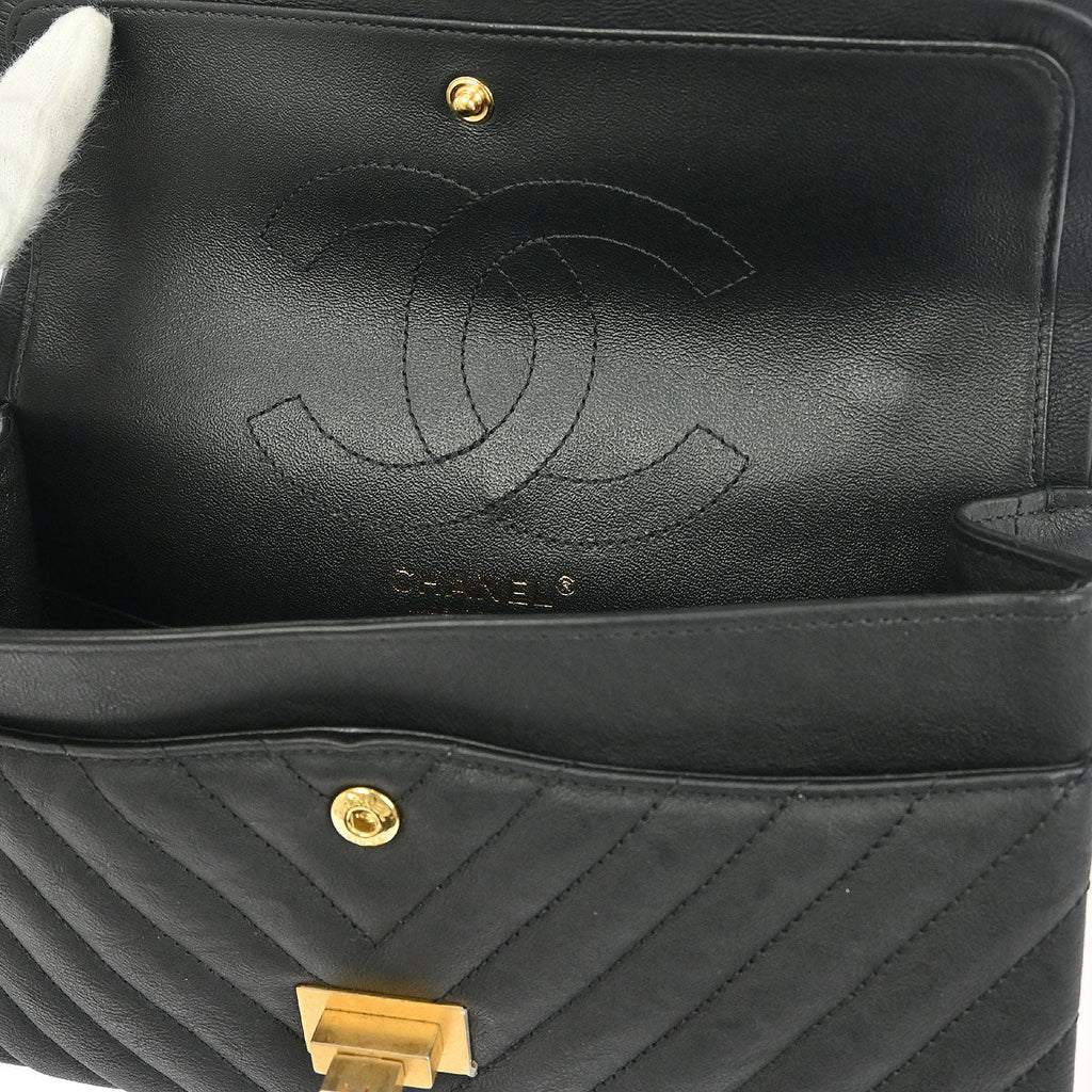 Chanel 2019 Black Calfskin 2.55 Chevron Classic Double Flap Shoulder Bag