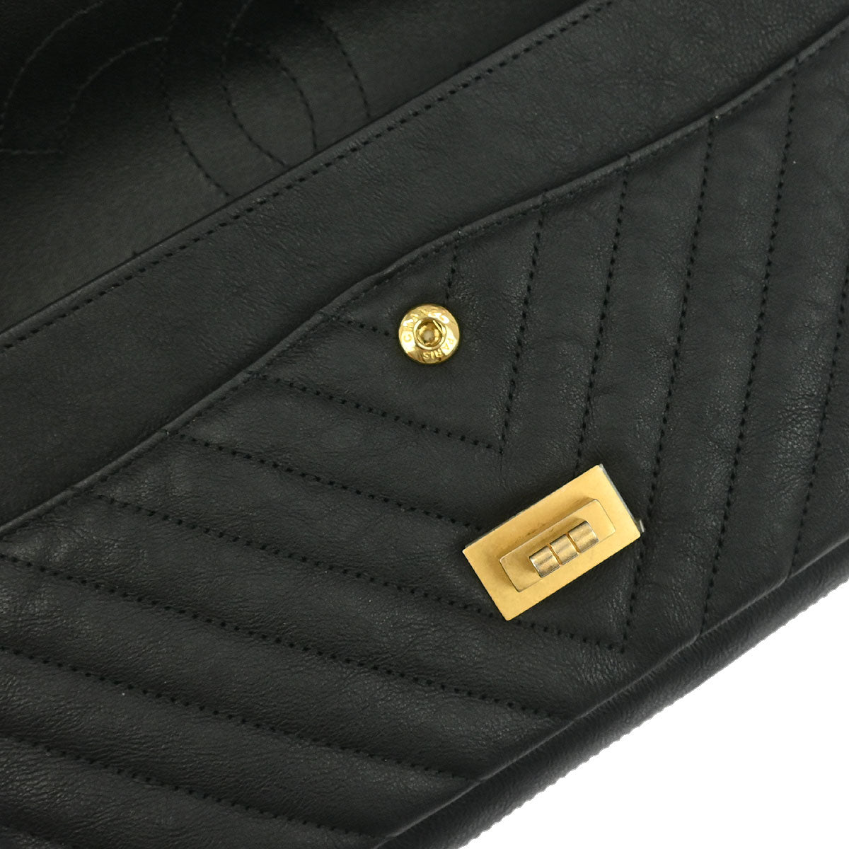 Chanel 2019 Black Calfskin 2.55 Chevron Classic Double Flap Shoulder Bag