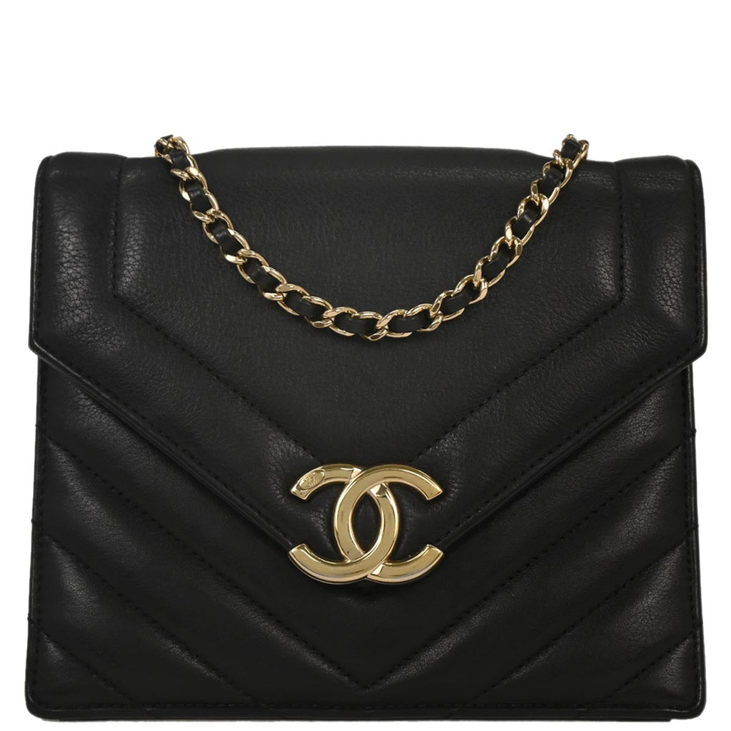Chanel 2019 Black Calfskin Chevron Shoulder Bag