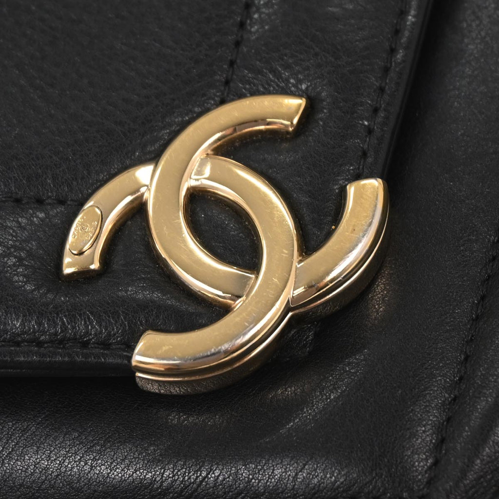 Chanel 2019 Black Calfskin Chevron Shoulder Bag