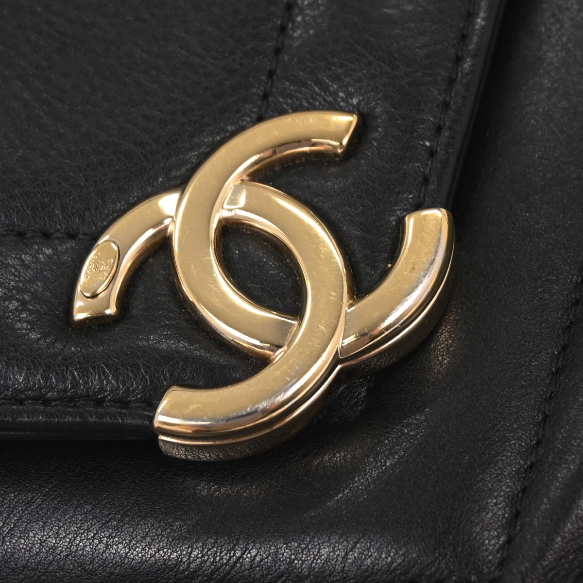 Chanel 2019 Black Calfskin Chevron Shoulder Bag