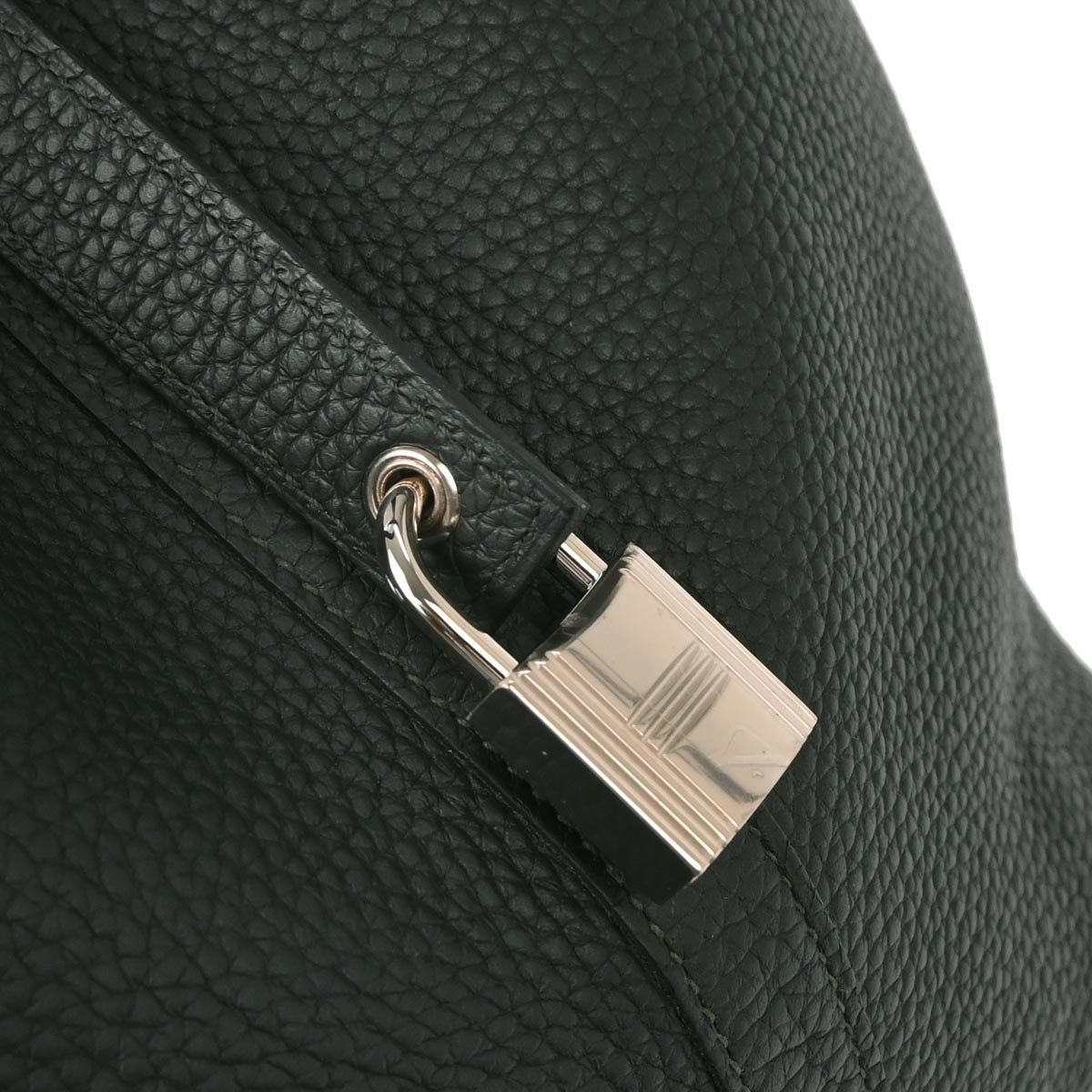 Hermes Vert Anglais Taurillon Clemence Picotin Lock 26 GM Handbag