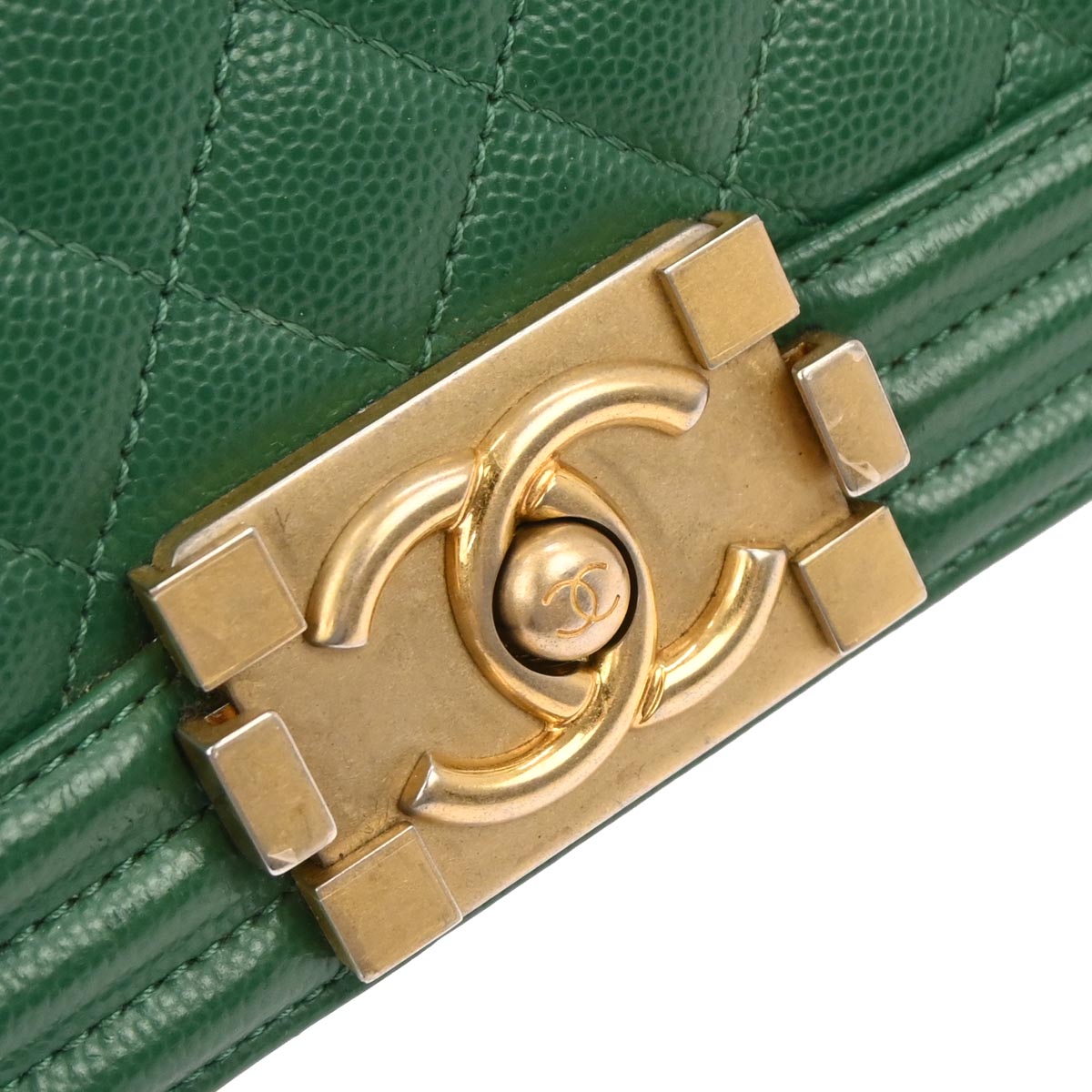 Boy Chanel 2018 Green Caviar Skin Medium Shoulder Bag
