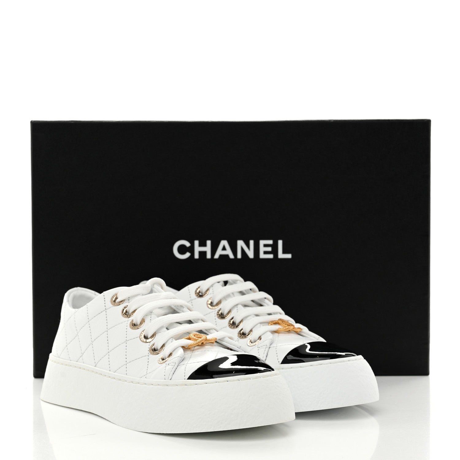 Crumpled Lambskin Patent Cap Toe CC Stitched Sneakers 35.5 White Black