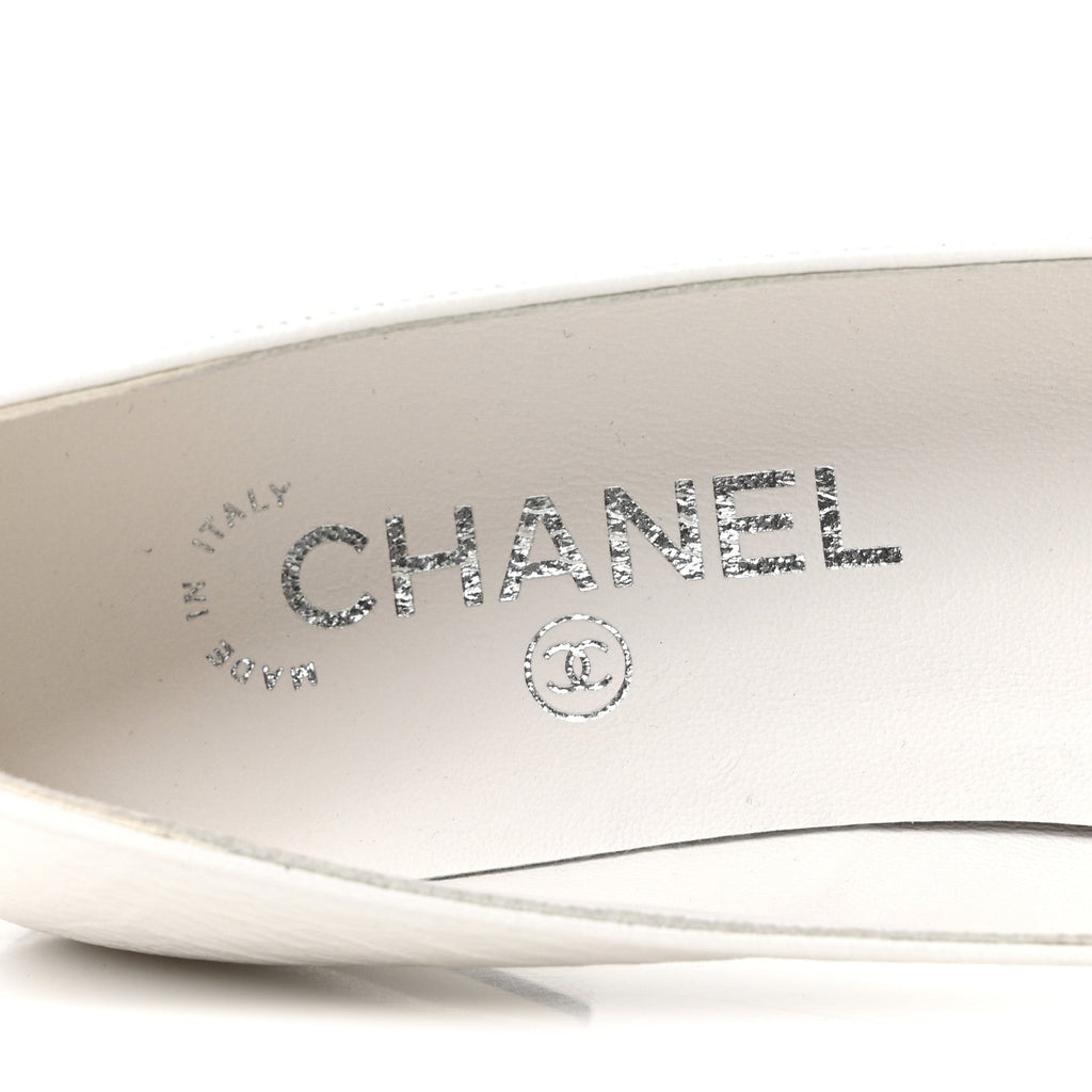 Chanel Shiny Lambskin Grosgrain Pearl Mary Janes Flats 37.5 White Black