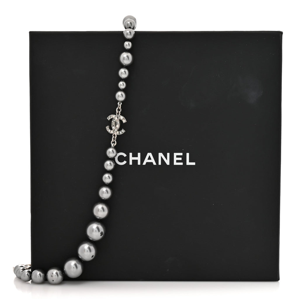 Crystal Baguette Graduated Pearl CC Short Necklace Silver Grey