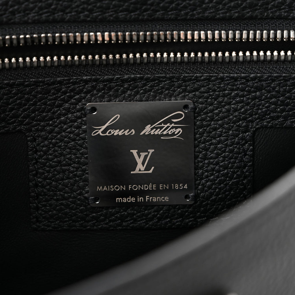 Louis Vuitton Cuir Millesime Georges Pouch Black
