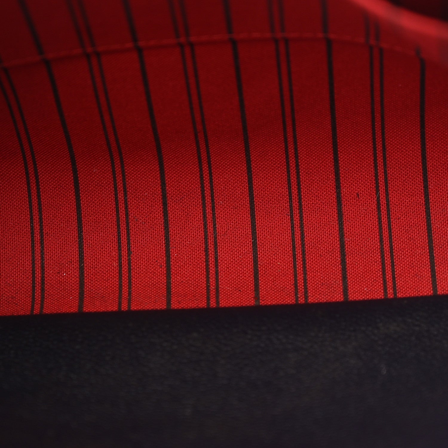 Louis Vuitton Empreinte Montaigne MM Marine Rouge