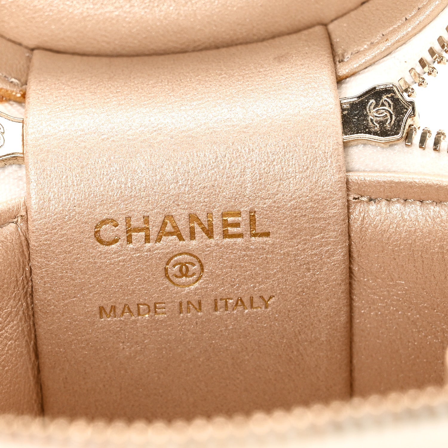 Chanel Lambskin Quilted Ruched Handle Vanity Case White