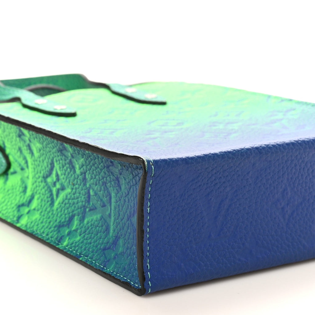 Louis Vuitton Taurillon Illusion Sac Plat XS Bleu Vert