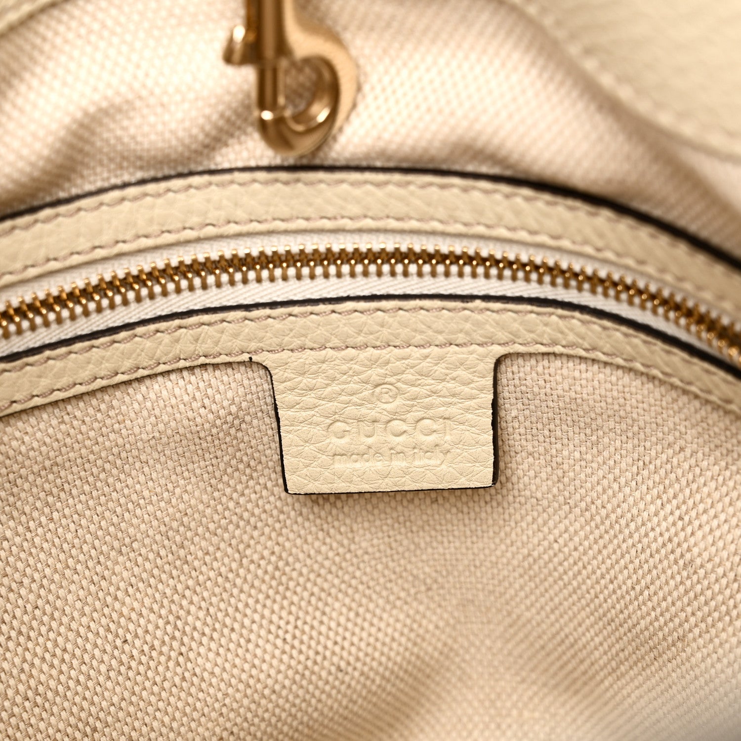 Gucci Pebbled Calfskin Medium Soho Chain Shoulder Bag  Off White