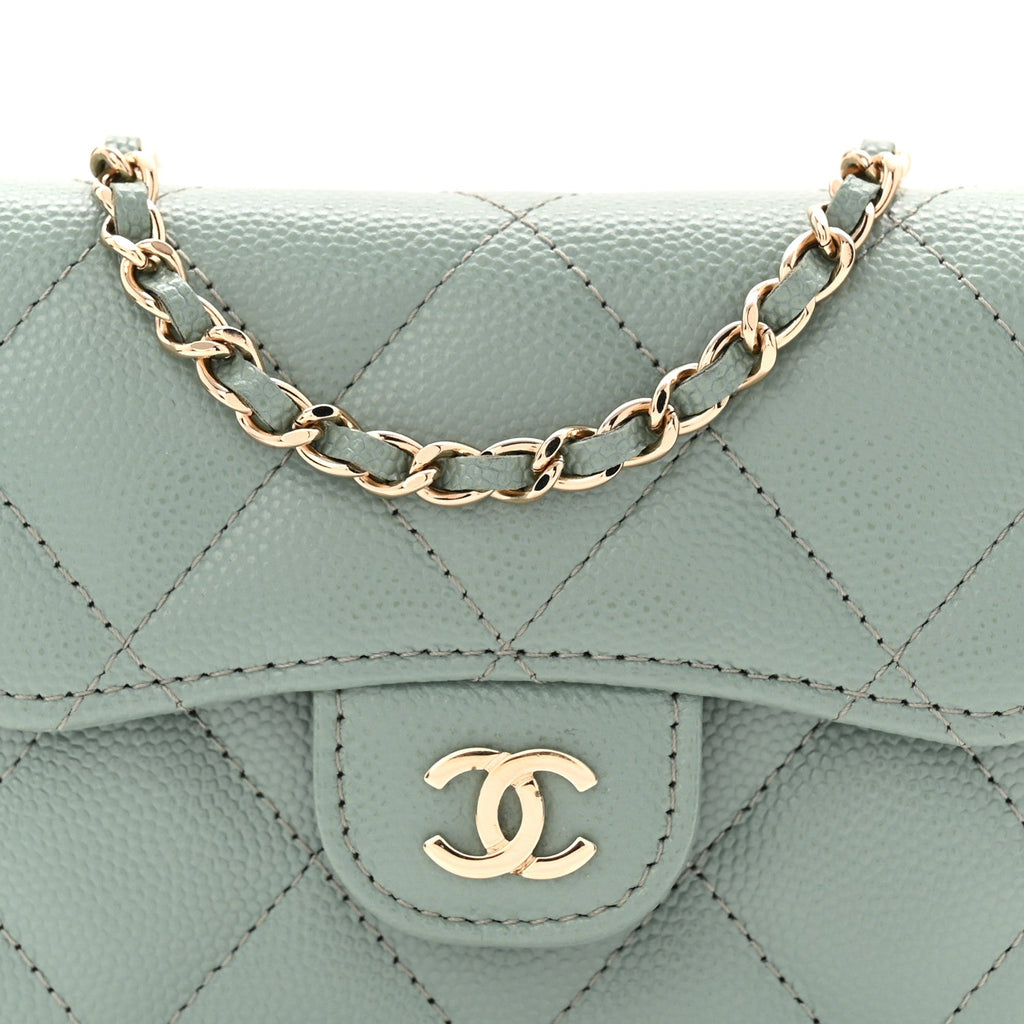 Caviar Quilted Flap Card Holder On Chain Light Green