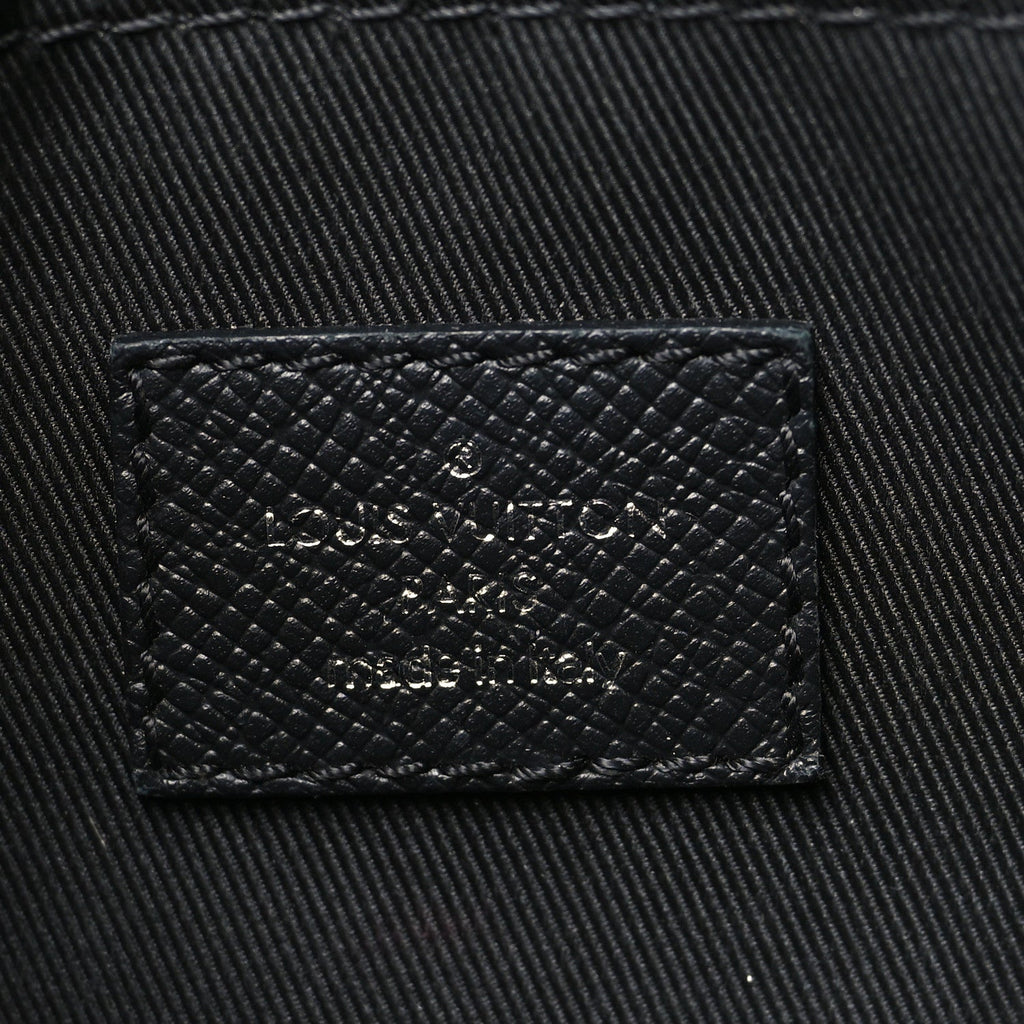 Louis Vuitton Taiga Monogram Eclipse Outdoor Messenger Black