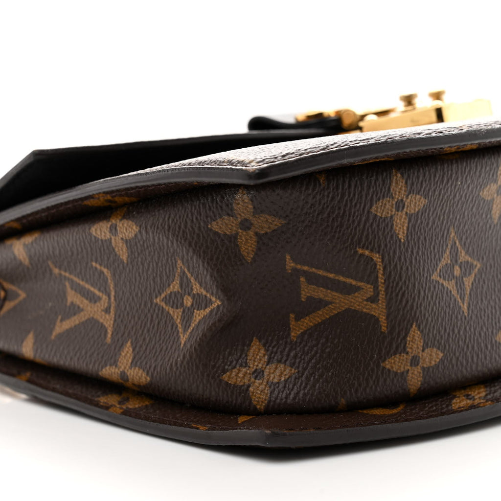 Louis Vuitton Reverse Monogram Tilsitt