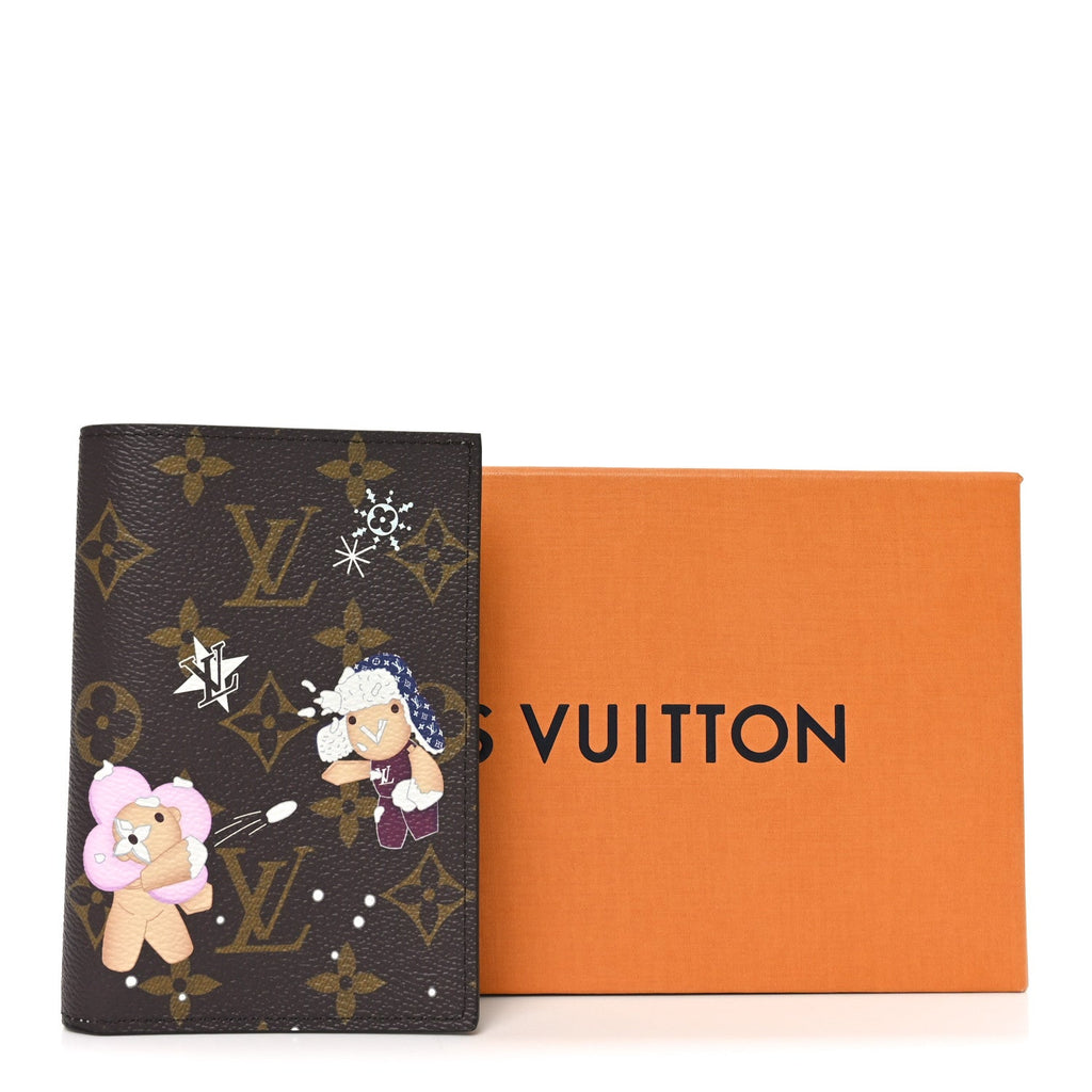 Louis Vuitton Monogram 2025 Christmas Animation Passport Cover Azur Frost