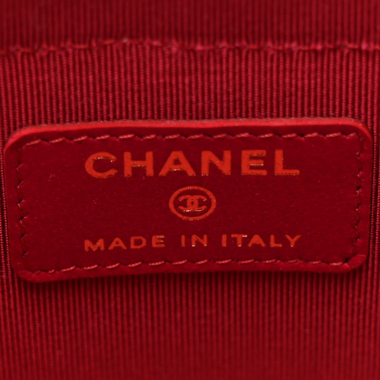 Chanel Patent Quilted Small Round Vanity With Chain Red