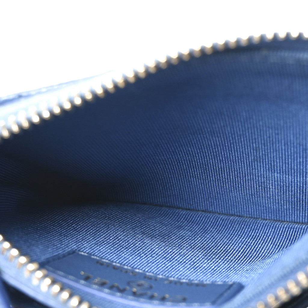 Caviar Quilted CC Zip Card Holder Blue