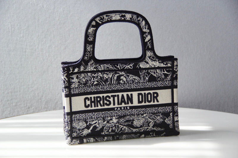 Dior Bags - 3820