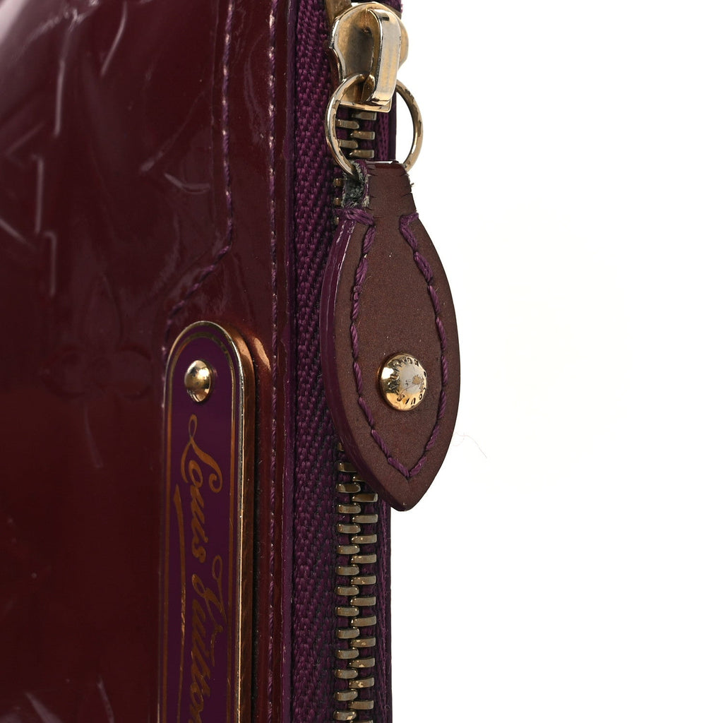 Louis Vuitton Vernis Key Pouch Violet