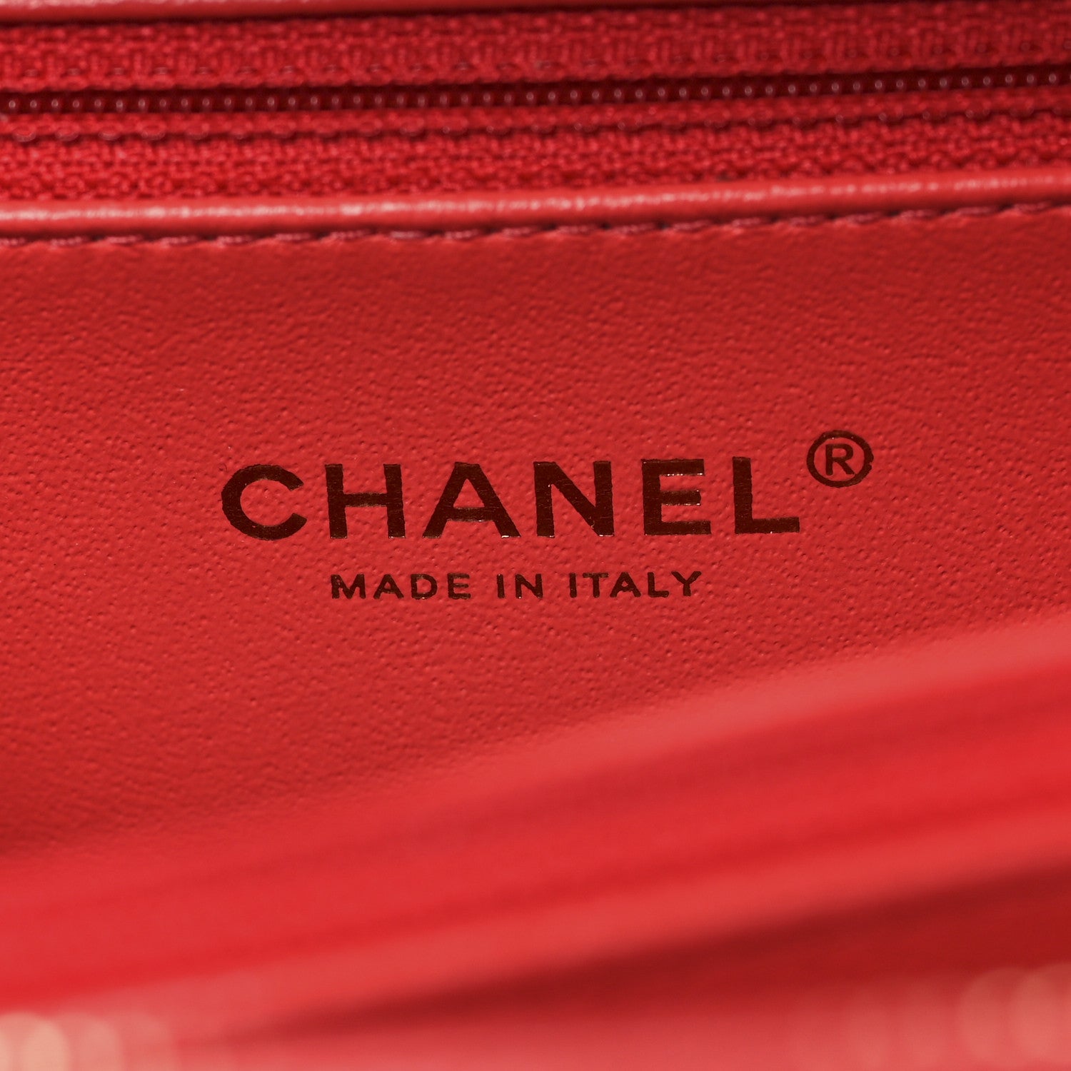 Chanel Caviar Quilted Medium CC Filigree Vanity Case Red