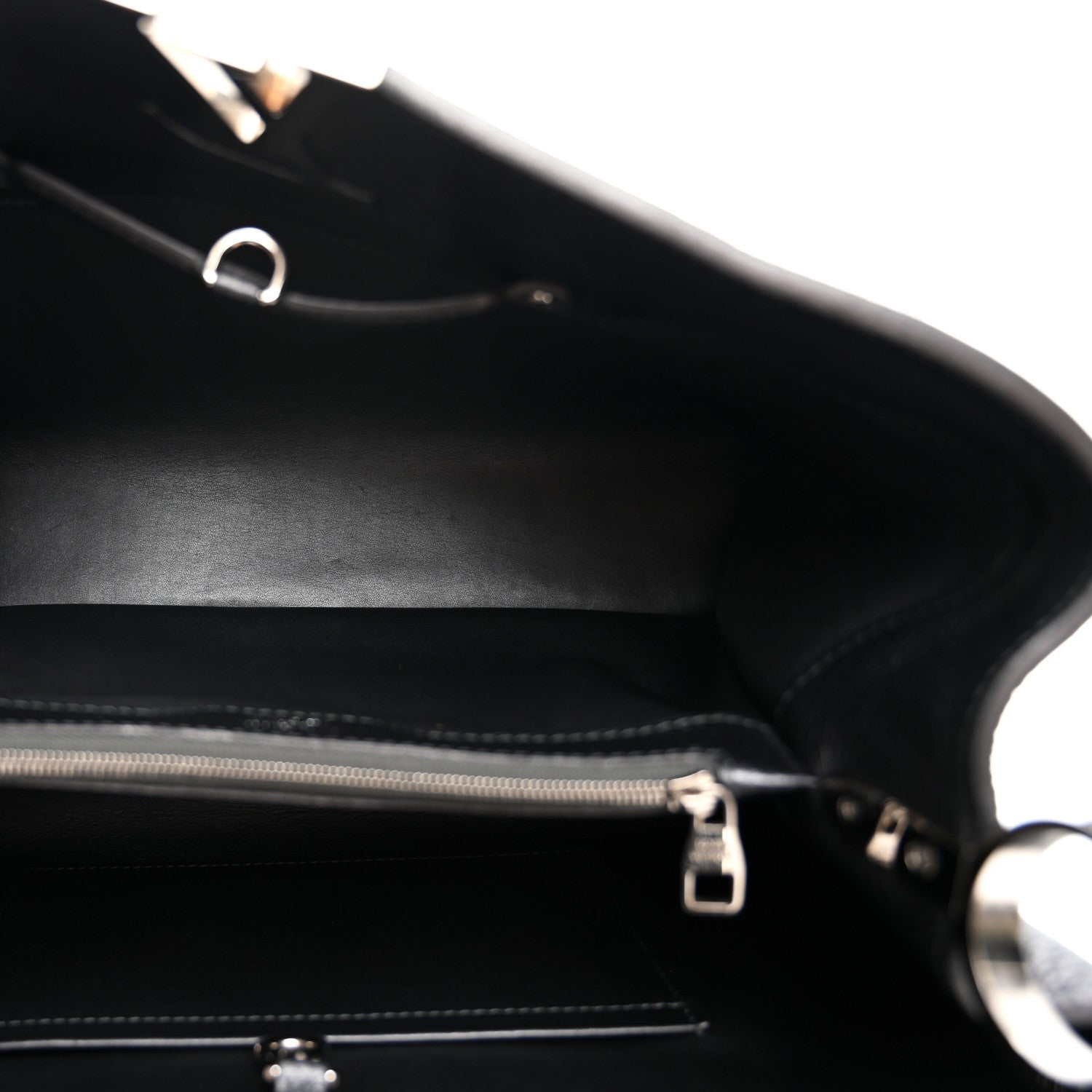 Louis Vuitton Taurillon Capucines MM Platino