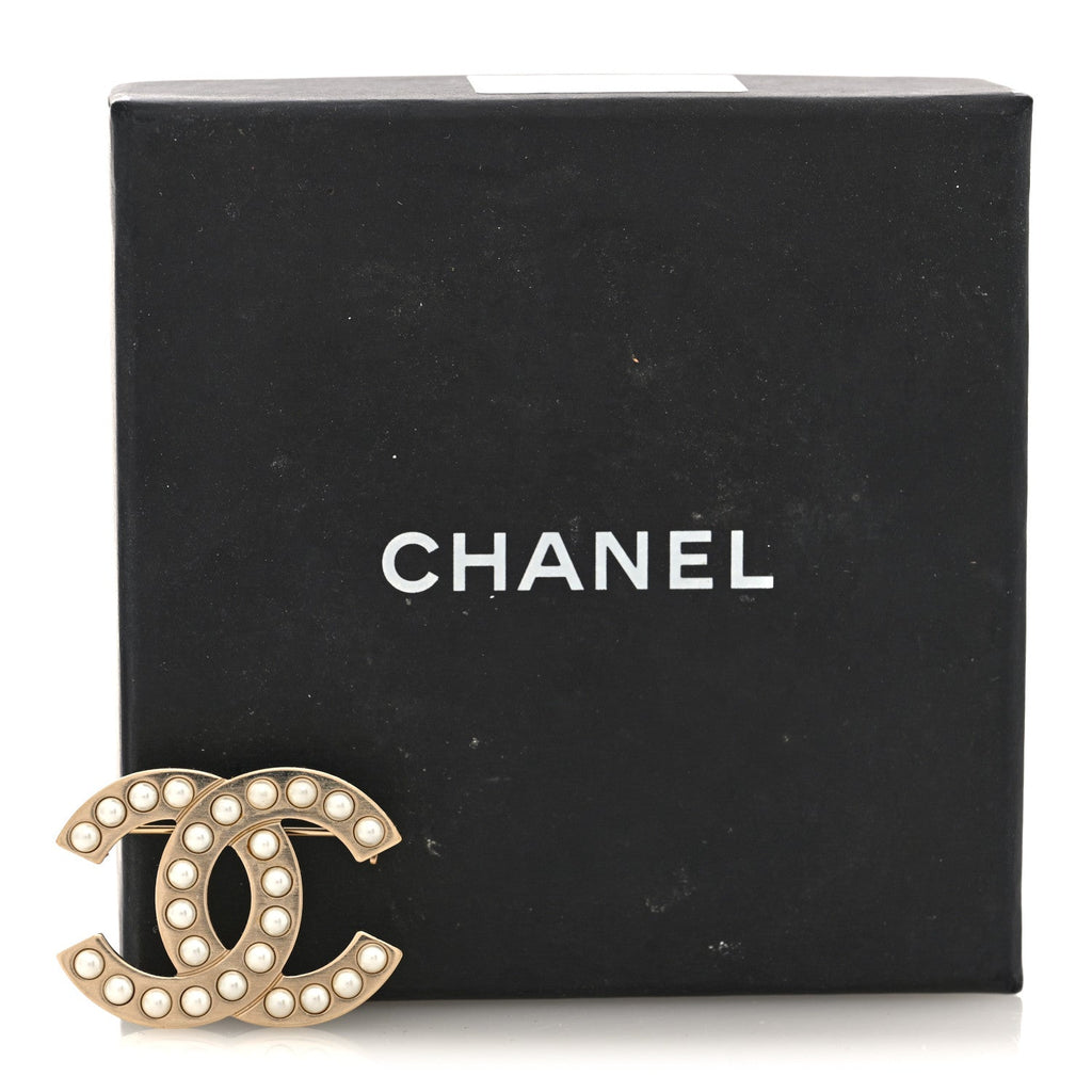 Pearl CC Brooch Gold